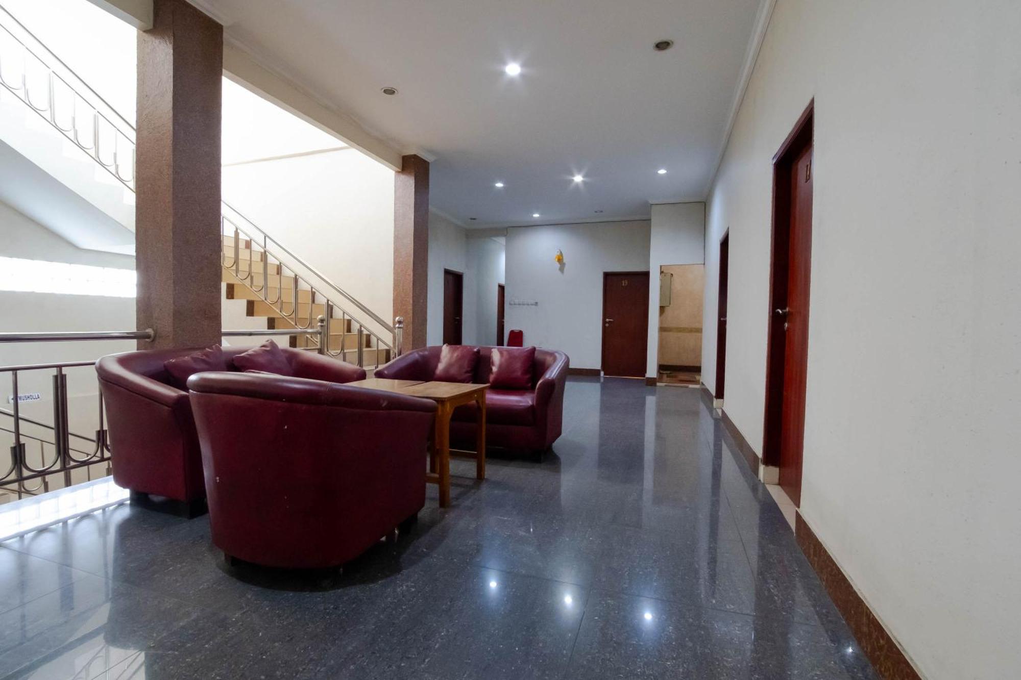 Nusa Indah Syariah Hotel Bandara By Abdihome Tangerang Exterior foto