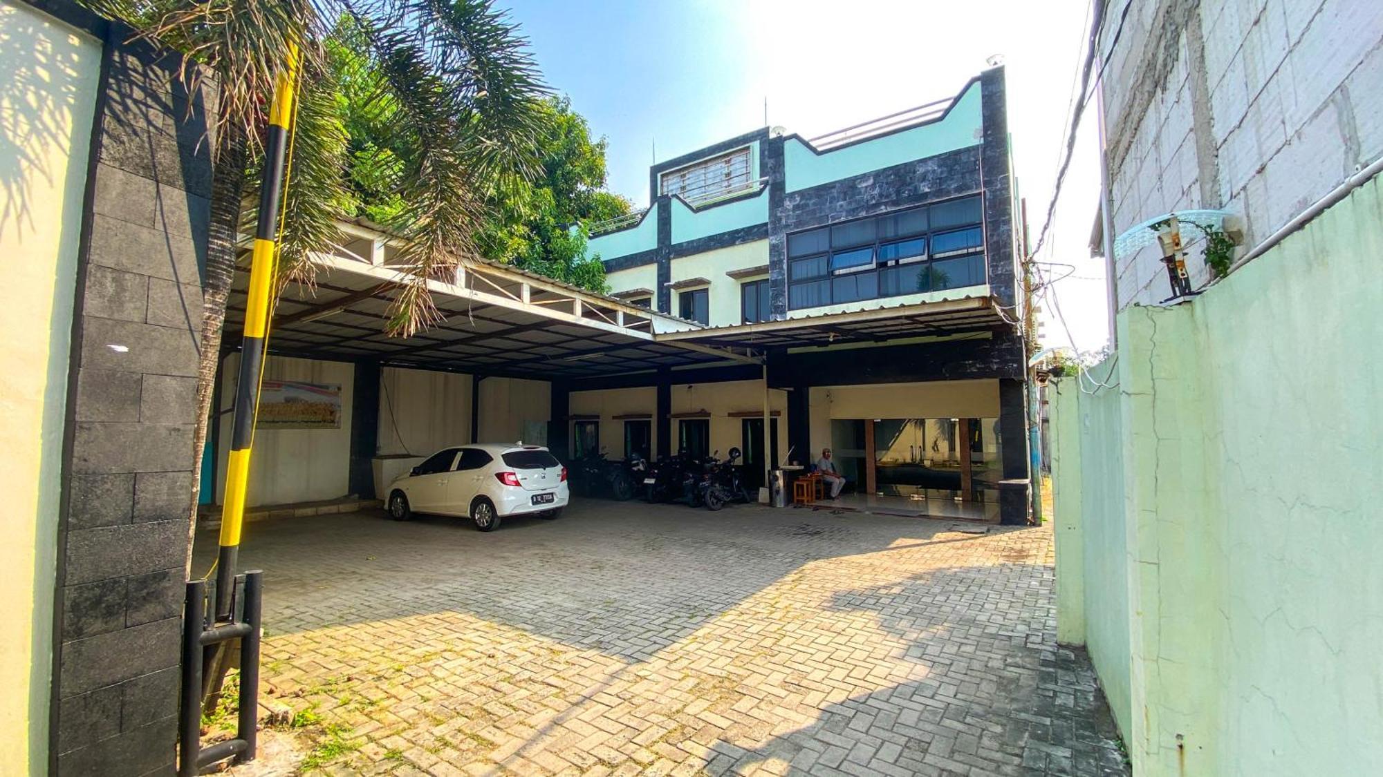 Nusa Indah Syariah Hotel Bandara By Abdihome Tangerang Exterior foto